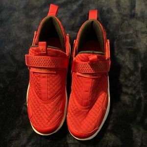 AUTHENTIC NIKE AIR JORDAN TRUNNER LX